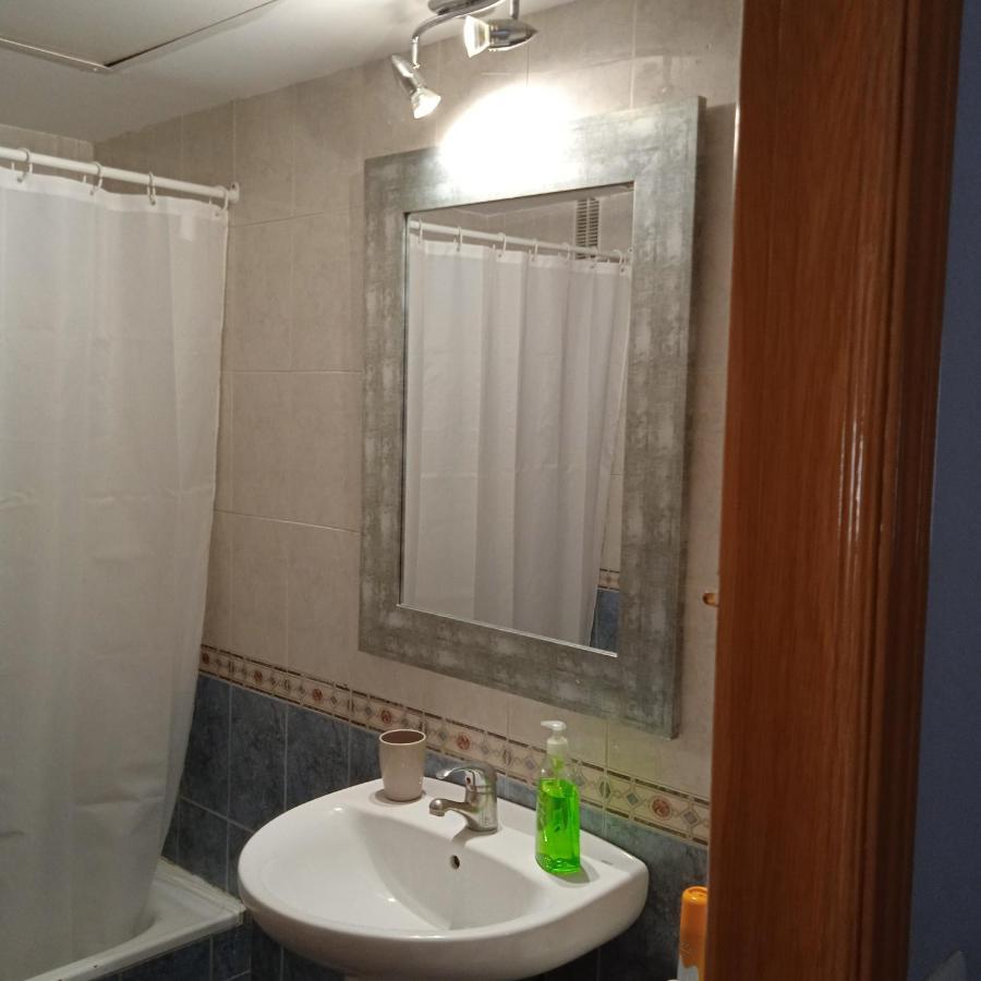 Torremolinos Alquilo Habitacion Con Bano Compartido Y Cocina Compartida Eksteriør bilde