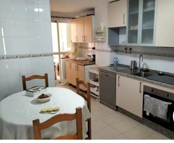 Torremolinos Alquilo Habitacion Con Bano Compartido Y Cocina Compartida Eksteriør bilde